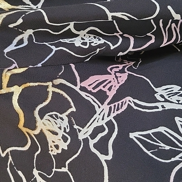 Apt 9 Bell Sleeved Top. Black With Iridescent Humming Birds Flowers. Size XS. - Picture 5 of 8